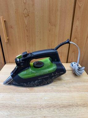 Rowenta DW 6080 Eco Intelligence Green and Black Steam Iron